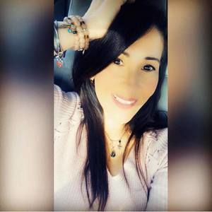 Meet your Posher, Damaris